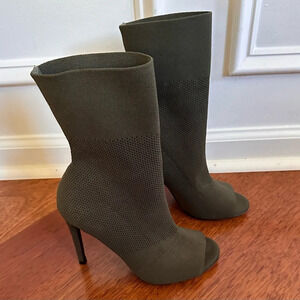 Steve Madden Kristi Bootie Knit Sock Style Olive stiletto sexy Sz 7
